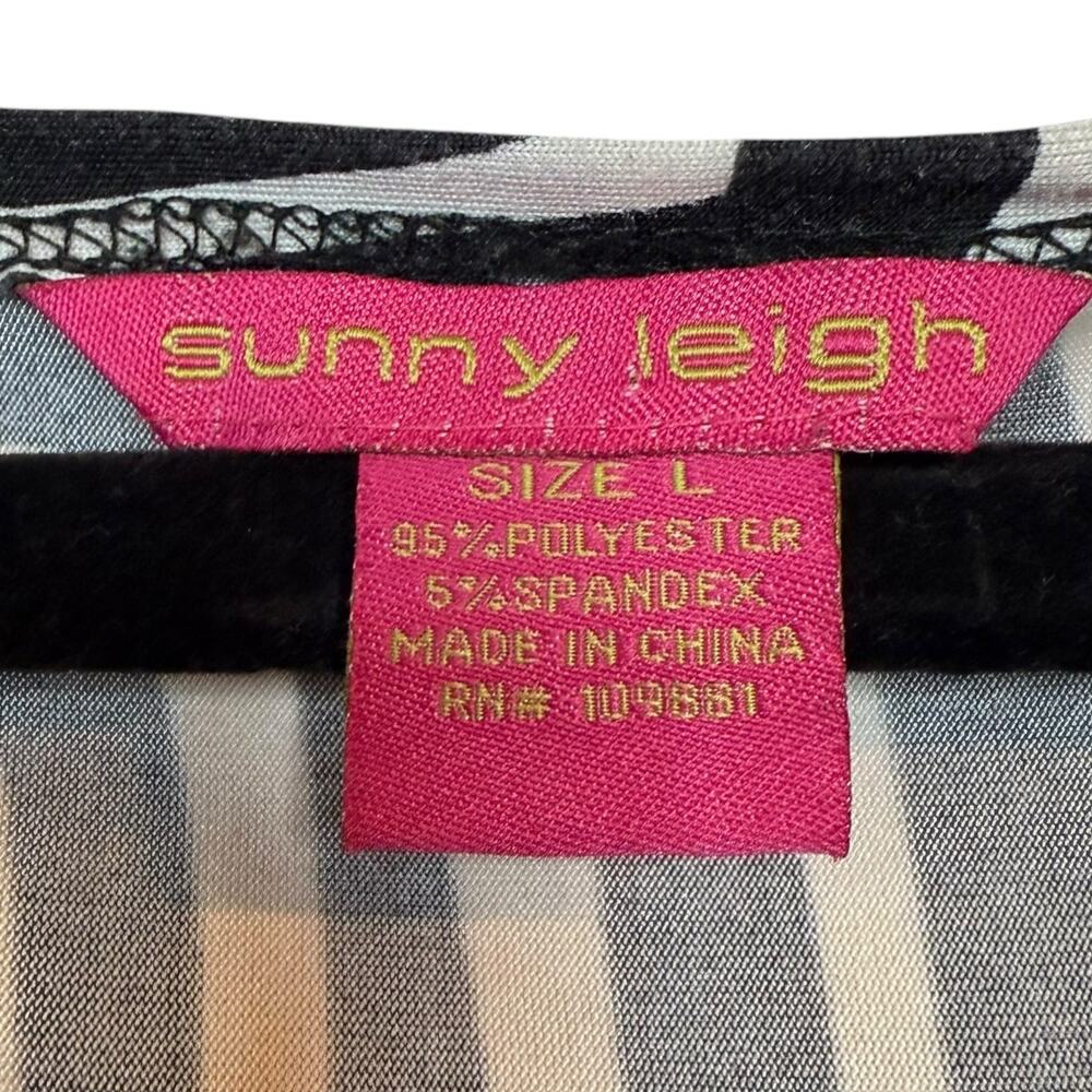 Sunny Leigh Black and White Geometric print 3/4 wide sleeve blouse Large - Picture 5 of 5